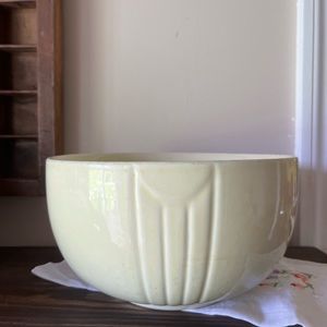 Vintage Hull Pottery Art Deco Style Mixing Bowl